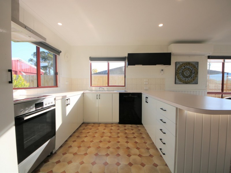 11 Lindsay Parade, St Helens TAS 7216