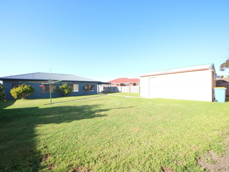 11 Lindsay Parade, St Helens TAS 7216
