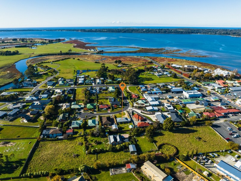 11 Lindsay Parade, St Helens TAS 7216
