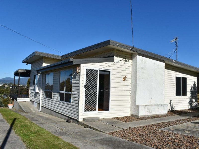 17 Thomas Street, Scamander TAS 7215