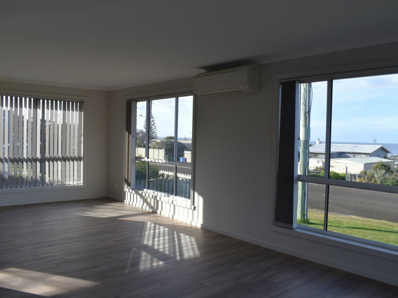 Unit 2/16-18 George Street, Scamander TAS 7215