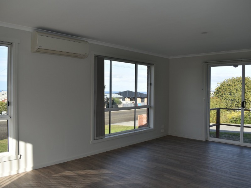Unit 2/16-18 George Street, Scamander TAS 7215
