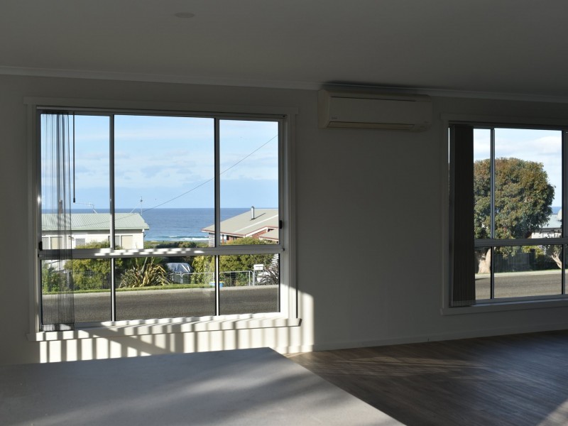 Unit 2/16-18 George Street, Scamander TAS 7215
