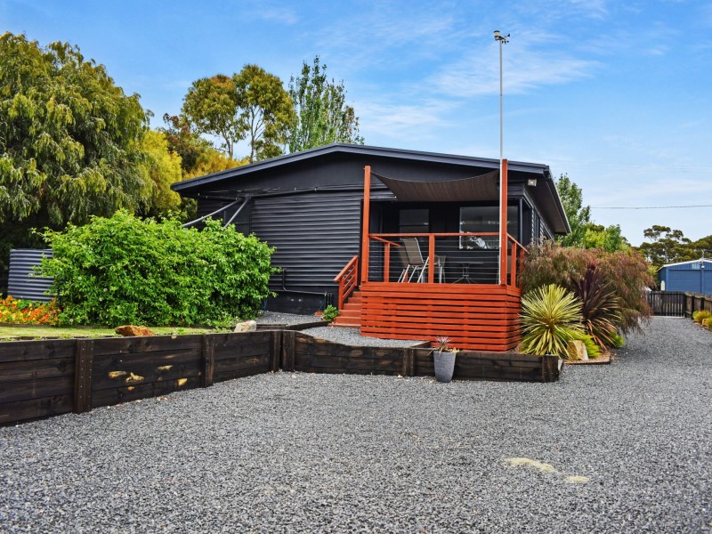 11 Hilltop Drive, Binalong Bay TAS 7216