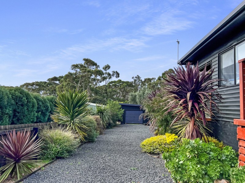 11 Hilltop Drive, Binalong Bay TAS 7216