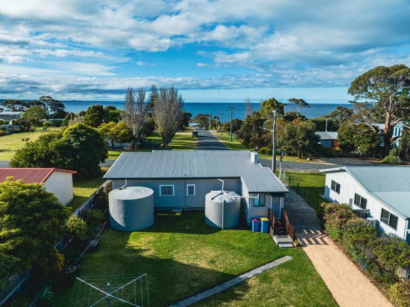 9 Reserve Street, Binalong Bay TAS 7216