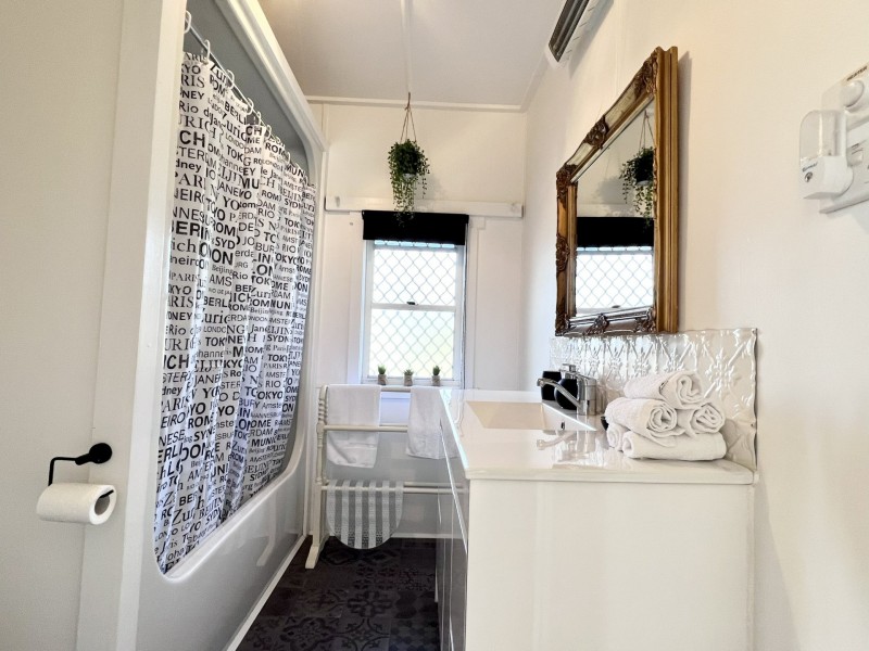 9 Reserve Street, Binalong Bay TAS 7216