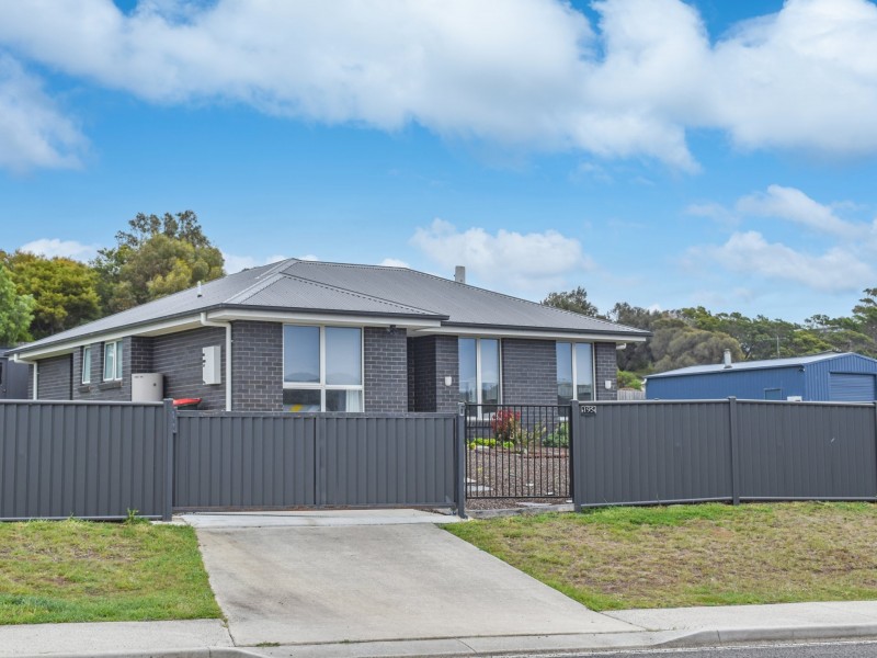 195 Hazards View Drive, Coles Bay TAS 7215