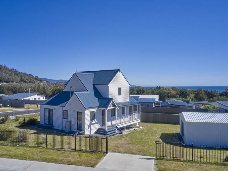 7 Wallace Avenue, Bicheno TAS 7215