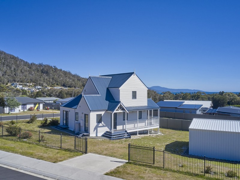 7 Wallace Avenue, Bicheno TAS 7215