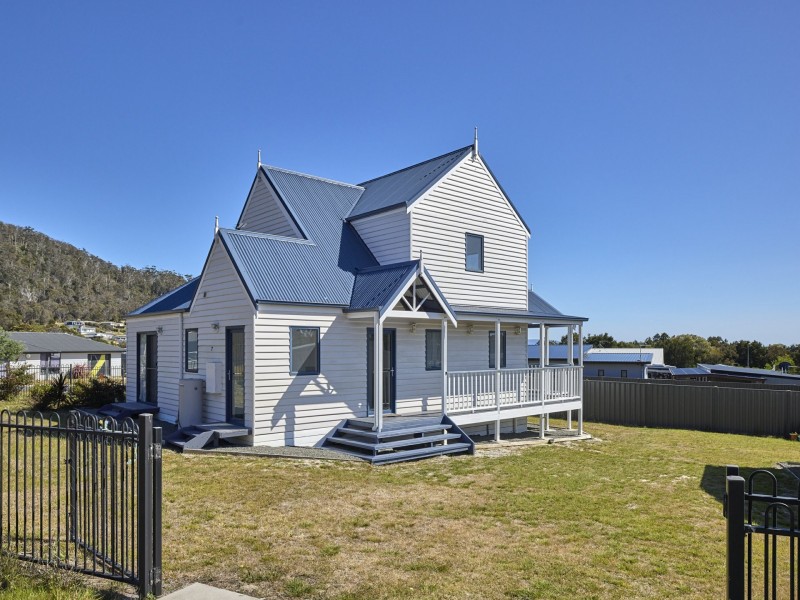 7 Wallace Avenue, Bicheno TAS 7215
