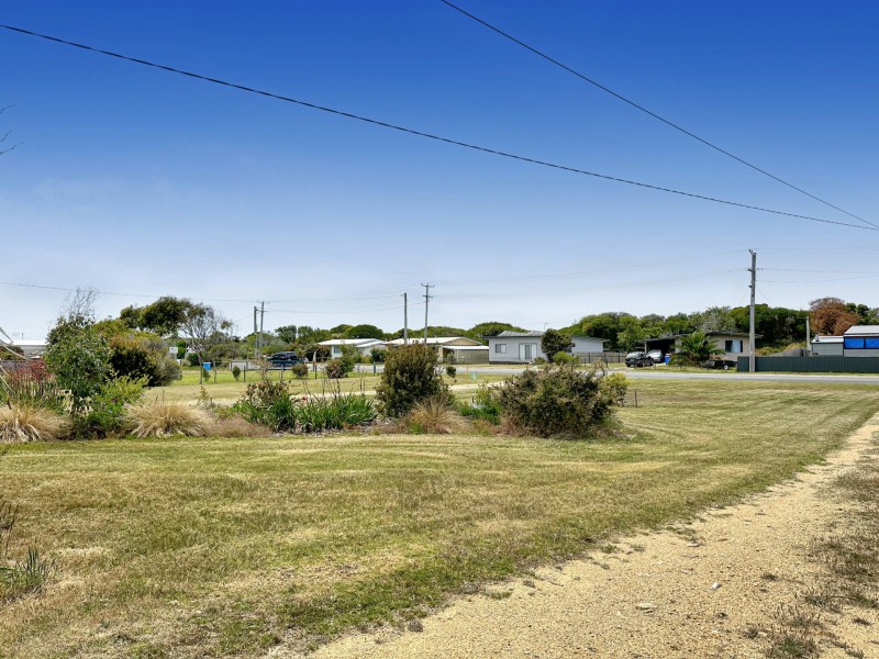 16 Scamander Avenue, Scamander TAS 7215