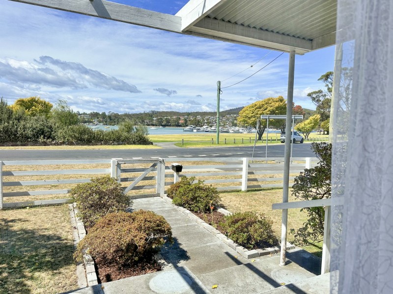 12 Georges Bay Esplanade, St Helens TAS 7216
