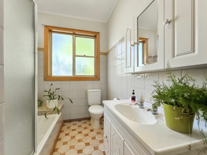 12 Georges Bay Esplanade, St Helens TAS 7216