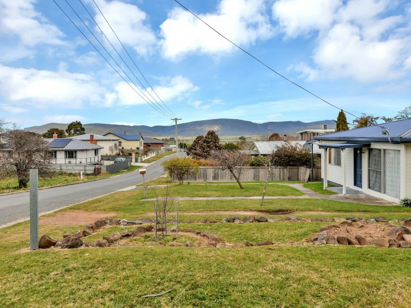 4 Hugh Street, St Marys TAS 7215