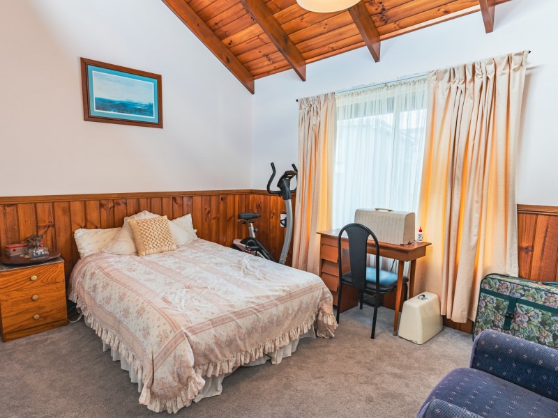1 Halcyon Grove, St Helens TAS 7216