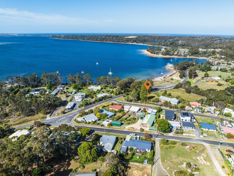 1 Halcyon Grove, St Helens TAS 7216