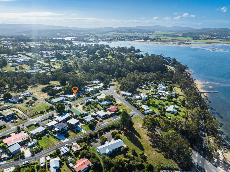 1 Halcyon Grove, St Helens TAS 7216