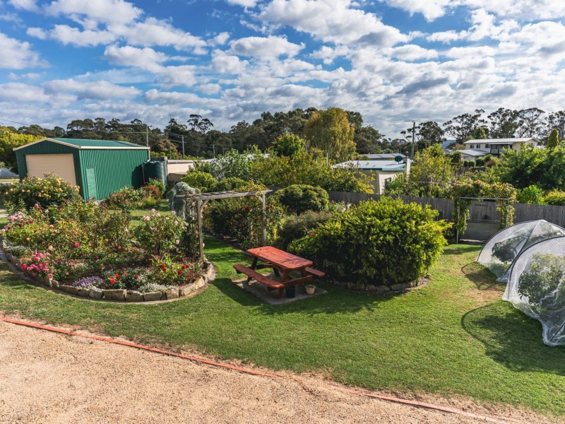 1 Halcyon Grove, St Helens TAS 7216