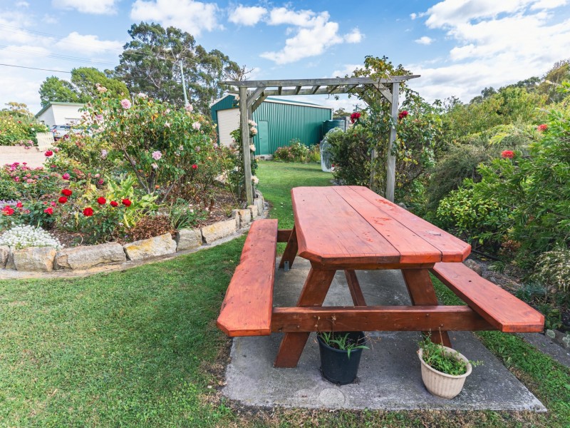 1 Halcyon Grove, St Helens TAS 7216