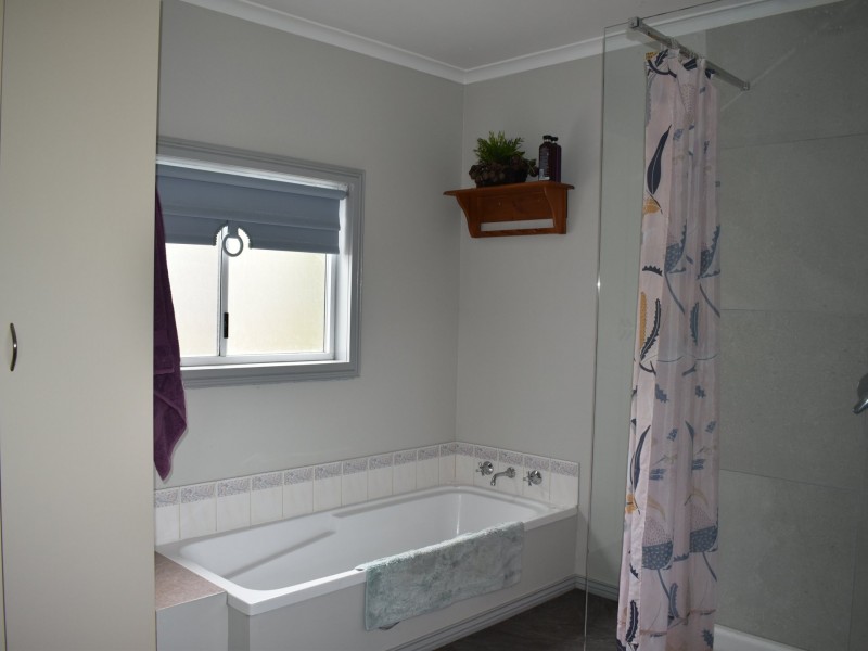 137 Scamander Avenue, Scamander TAS 7215