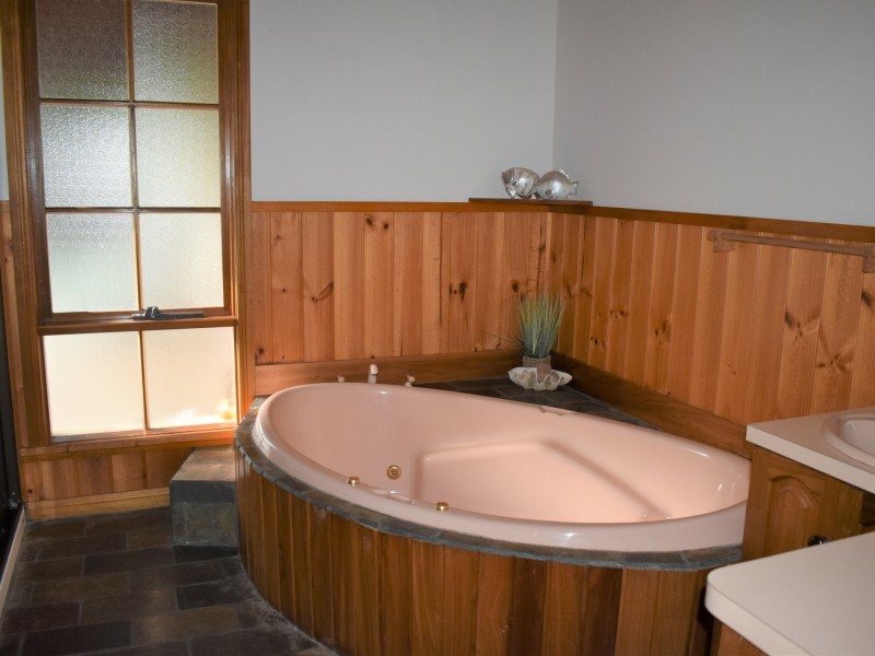 8-10 Richard Court, Akaroa TAS 7216