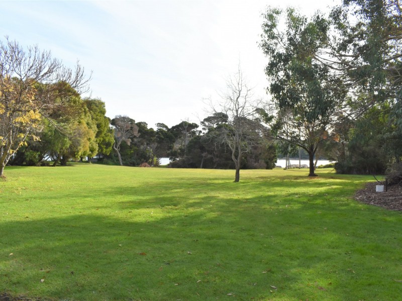 8-10 Richard Court, Akaroa TAS 7216