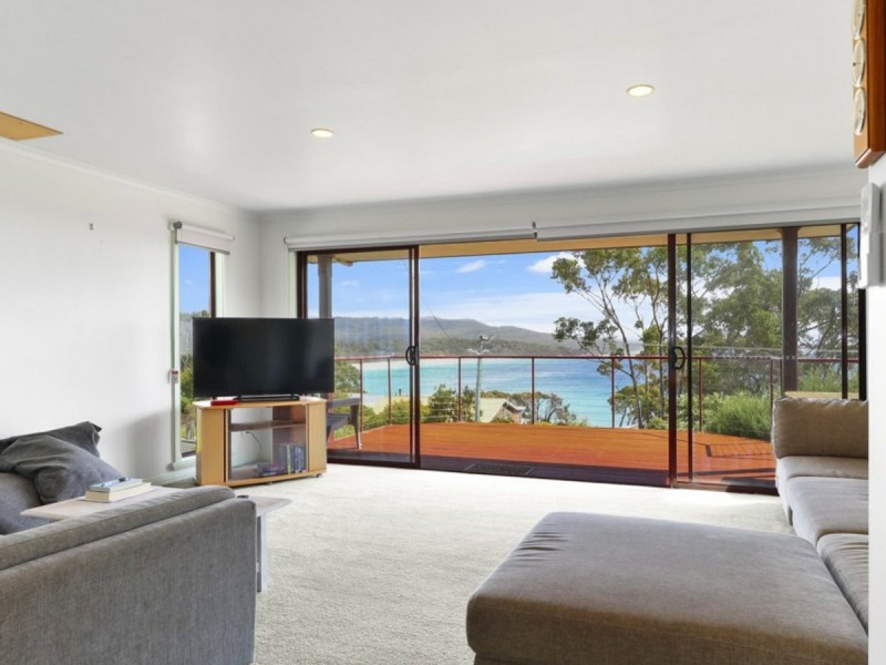 16 Highcrest Avenue, Binalong Bay TAS 7216