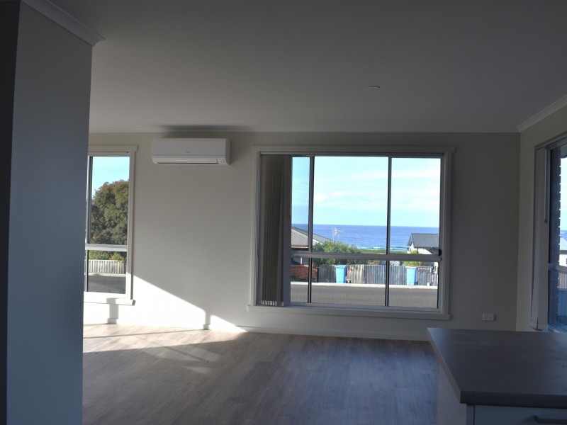1/16-18 George Street, Scamander TAS 7215