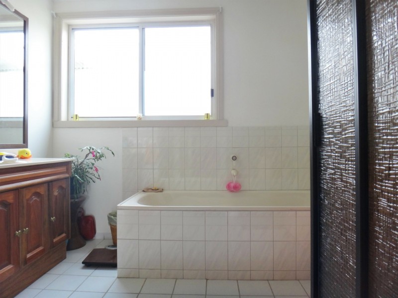 10 Cray Court, Binalong Bay TAS 7216