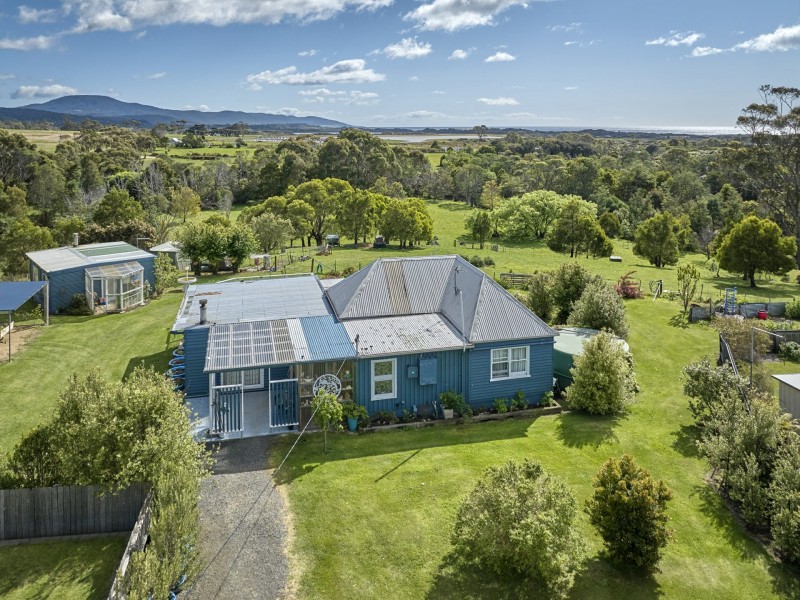 9 Champ Street, Seymour TAS 7215