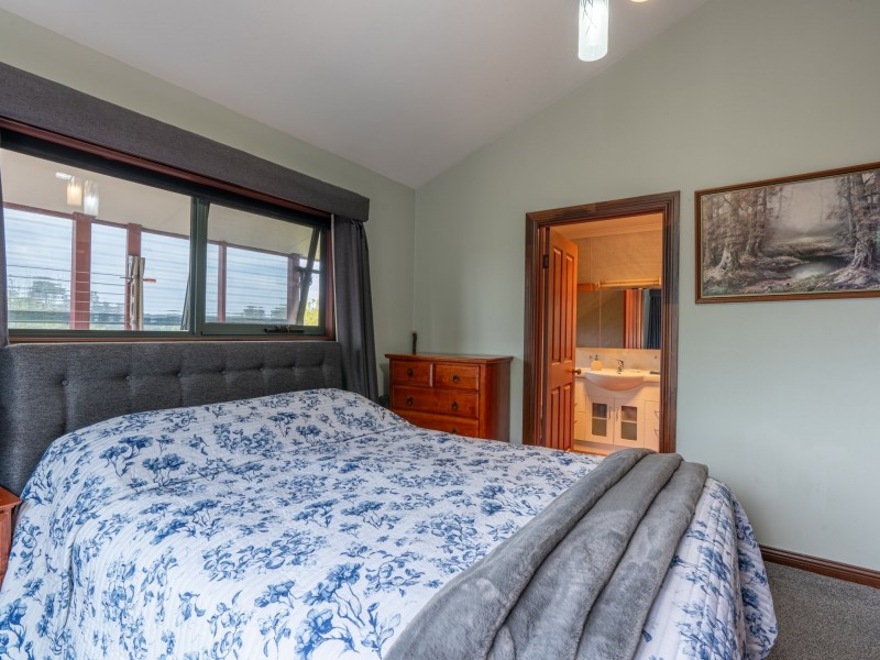 16 Bayvista Rise, St Helens TAS 7216