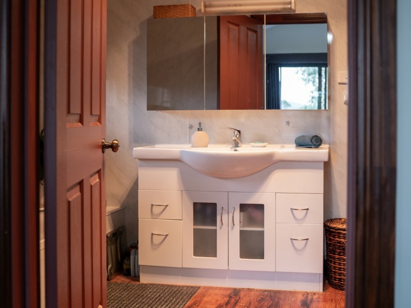 16 Bayvista Rise, St Helens TAS 7216