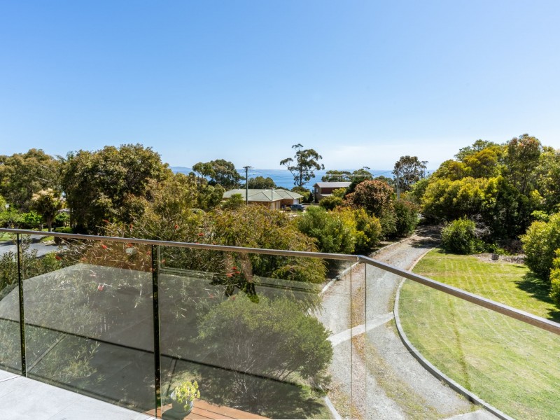 16 Pacific Drive, Binalong Bay TAS 7216