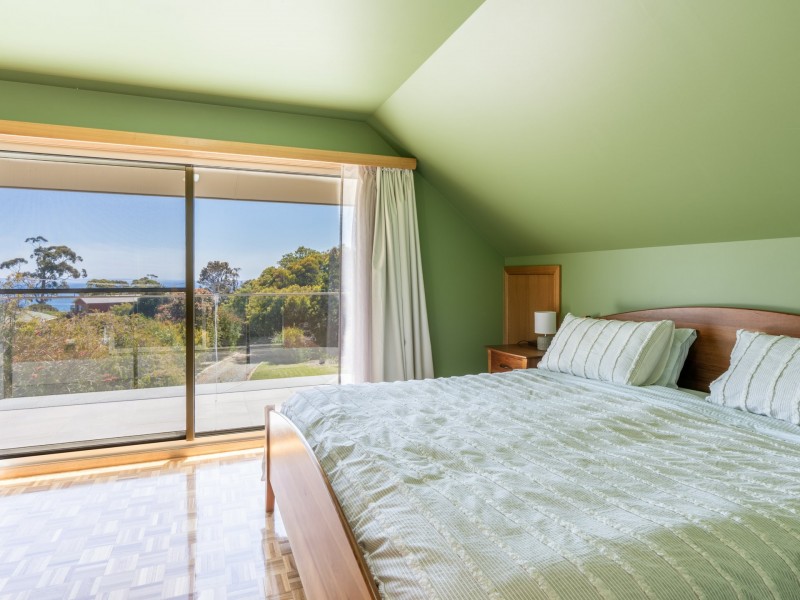 16 Pacific Drive, Binalong Bay TAS 7216