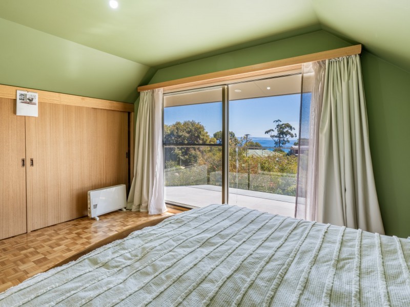 16 Pacific Drive, Binalong Bay TAS 7216