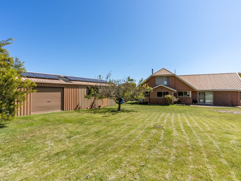 16 Pacific Drive, Binalong Bay TAS 7216