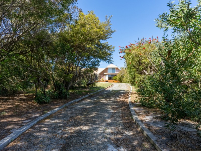 16 Pacific Drive, Binalong Bay TAS 7216