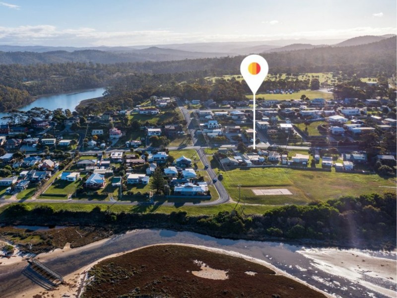 137 Scamander Avenue, Scamander TAS 7215