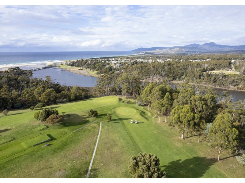 33 Upper Scamander Road, Scamander TAS 7215