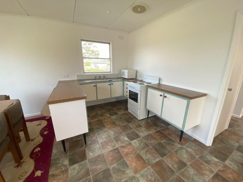 8 Shaw Street, Swansea TAS 7190