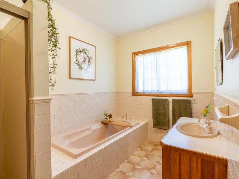 27235 Tasman Highway, Goulds Country TAS 7216