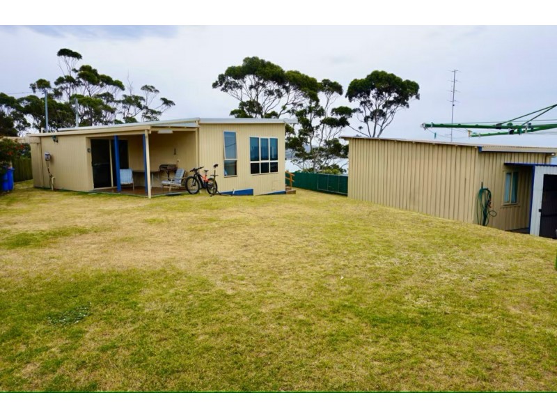 8 Bayview Avenue, Binalong Bay TAS 7216