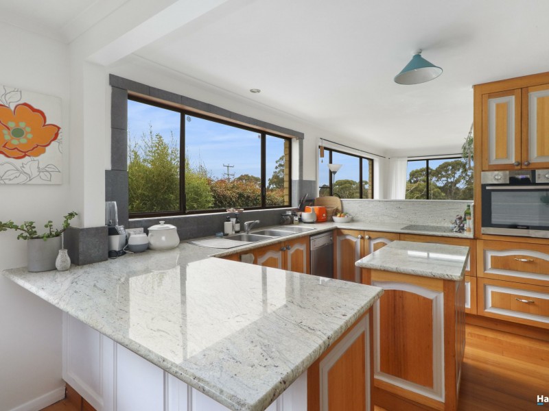 14 Lawry Heights, St Helens TAS 7216