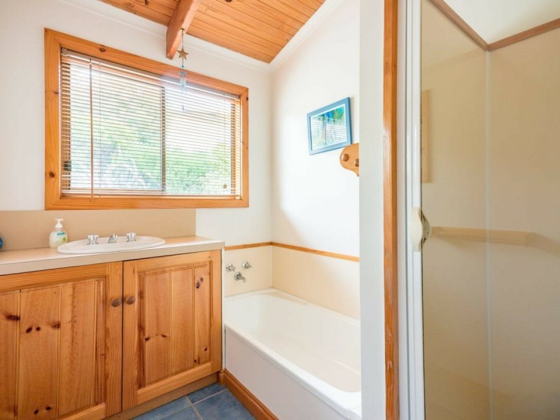 10 Erythos Grove, St Helens TAS 7216