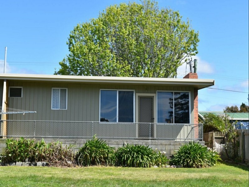 5A Halcyon Grove, St Helens TAS 7216