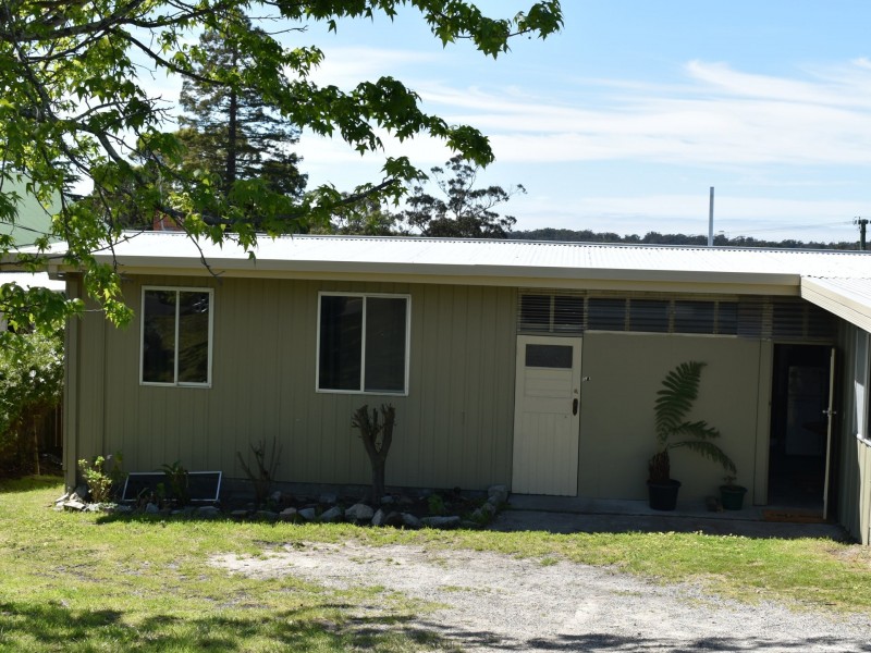 5A Halcyon Grove, St Helens TAS 7216