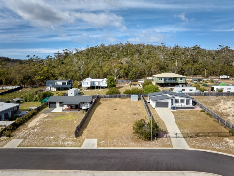 16 Wallace Avenue, Bicheno TAS 7215