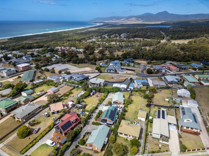 2/1 Cherrywood Drive, Scamander TAS 7215