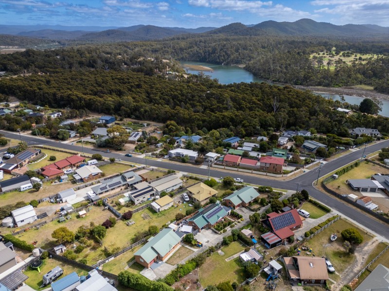 2/1 Cherrywood Drive, Scamander TAS 7215